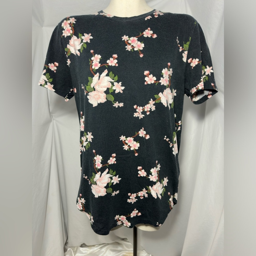 Hollister Black Floral Men's Tee Size Medium
